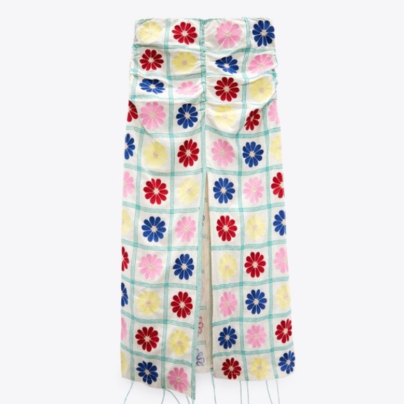 Zara limited edition embroidered midi skirt - Picture 4 of 7